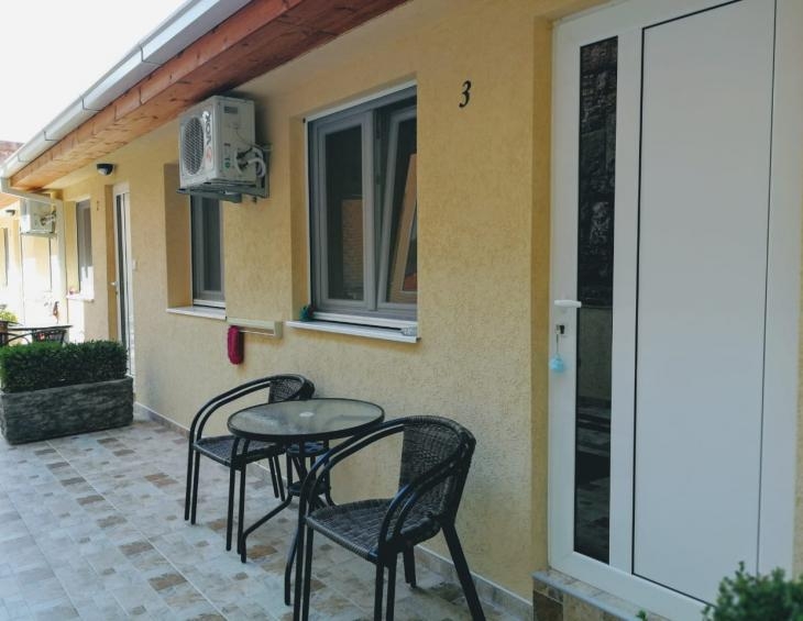 Apartman sa odvojenom spavaćom sobom (2)